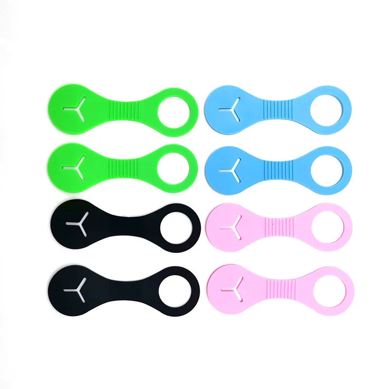 Dog Poop Bags Dispenser Dog Products Dog Poop Bag Holder Pet Garbage Bag Clip Hands-free Clip Dog Cleaning Supplies