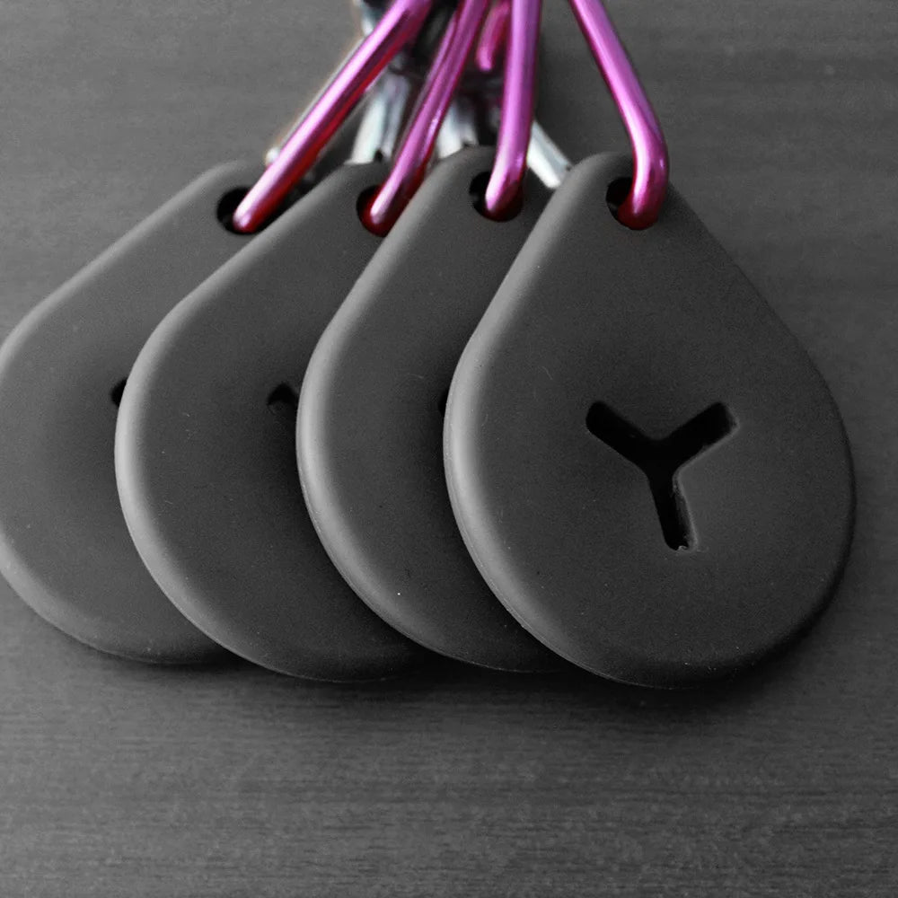 Dog Poop Bags Dispenser Dog Products Dog Poop Bag Holder Pet Garbage Bag Clip Hands-free Clip Dog Cleaning Supplies